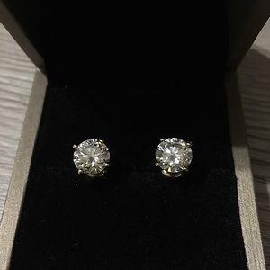 VVS DIAMOND EARRINGS